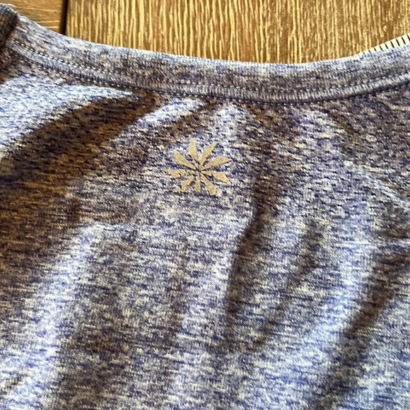 Athleta size M heathered blue stretchy excercise top ruched - Picture 7 of 7